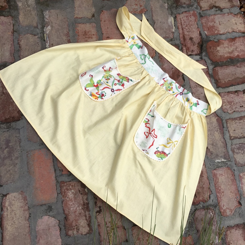 Vintage cotton yellow apron. Great condition.
